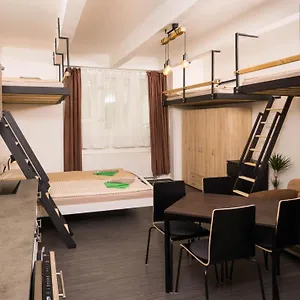 Апартаменты Flying Bed Close To Castle And Airport, Прага