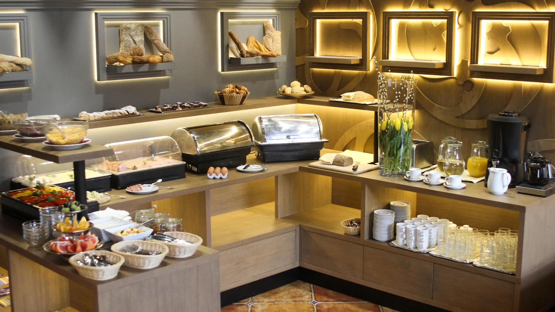 King Charles Boutique Residence Prague 4*,